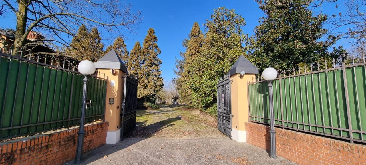 بولونيا Farolfi Apartments Villa Galliera المظهر الخارجي الصورة